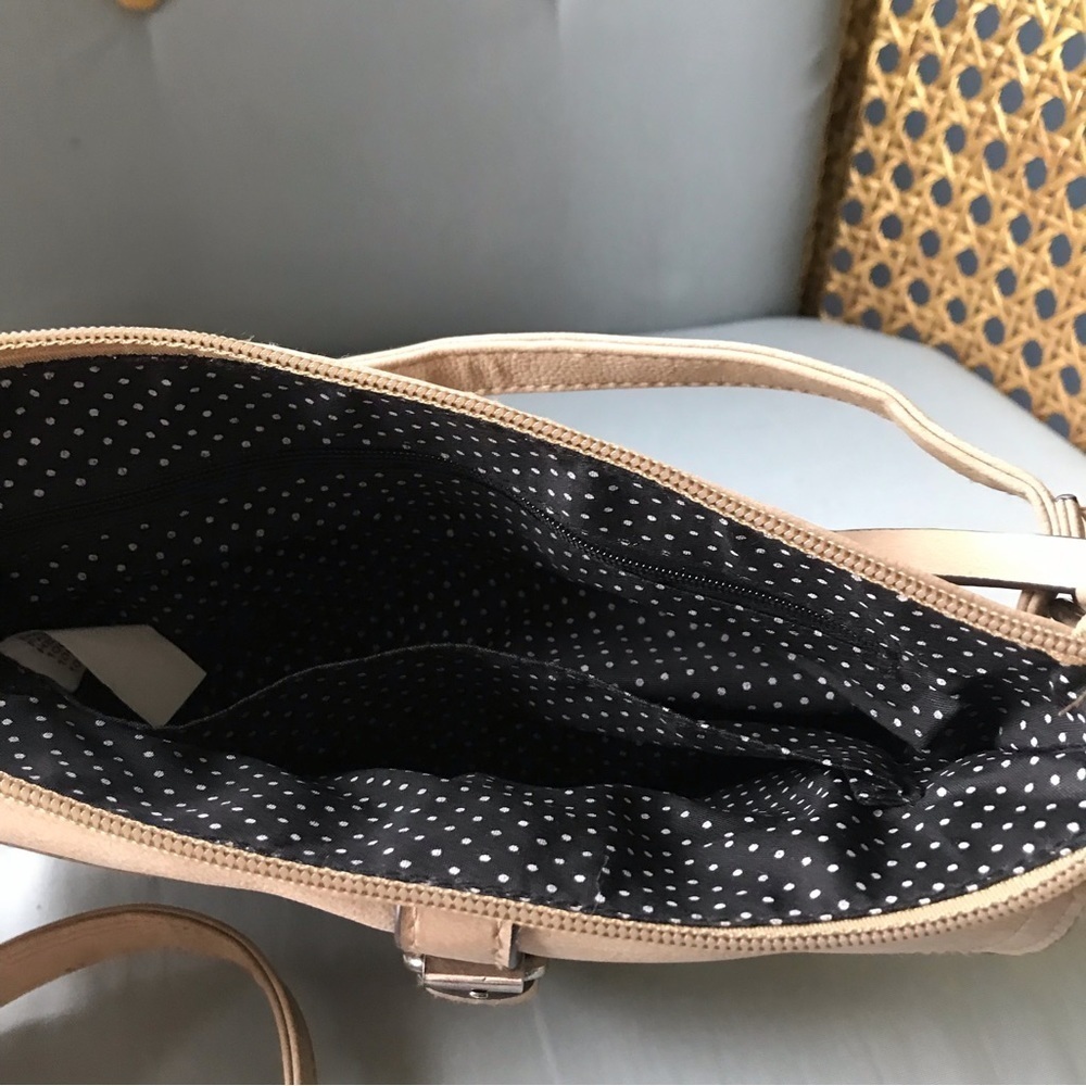 NEW! Beige faux leather mini crossbody bag - Picture 6 of 10